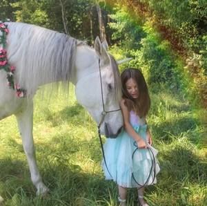 Meet your Posher, Cara